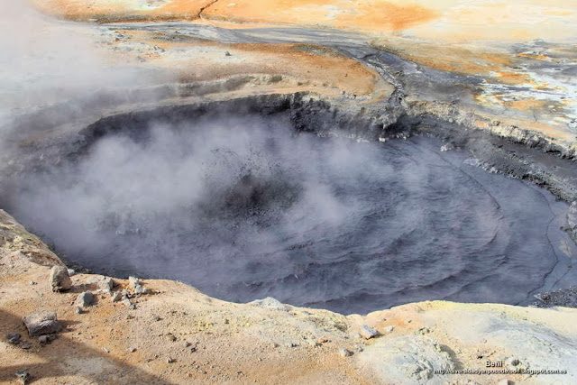 Pozos de lodos o barros hirvientes en Namafjall y Hverir (Islandia)