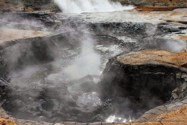 Pozos de lodos o barros hirvientes en Namafjall y Hverir (Islandia)