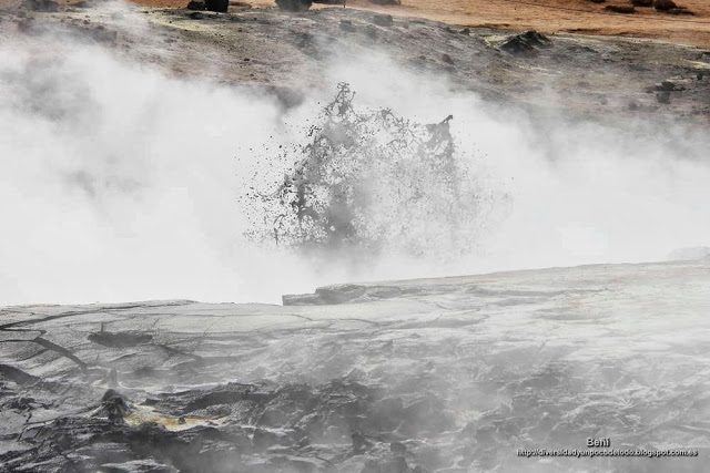 Pozos de lodos o barros hirvientes en Namafjall y Hverir (Islandia)